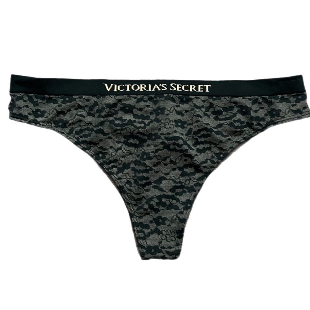 Victoria’s Secret Supersoft Seamless logo on waistband thong panty Large